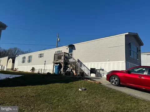 38 Park Ln, Holtwood, PA 17532