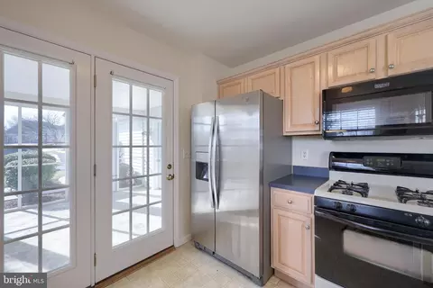 Kitchen - 656 Farnum Rd, Lititz, PA 17543 photo 6 of 6
