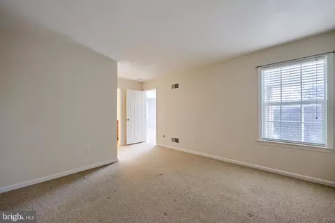Living - 656 Farnum Rd, Lititz, PA 17543 photo 2 of 2