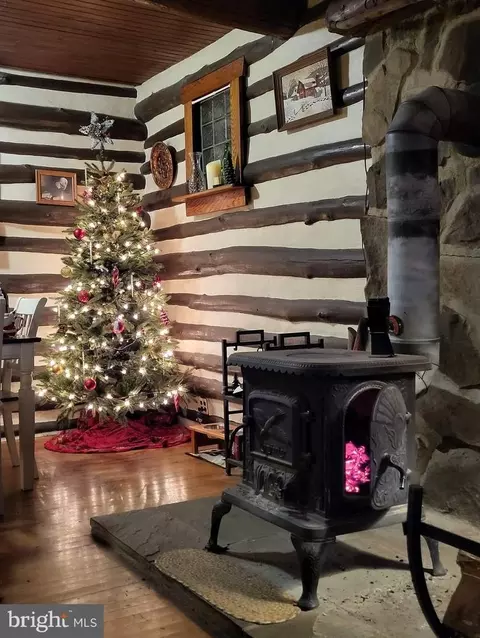 Living - 231 Park Ave, Lititz, PA 17543 photo 1 of 1