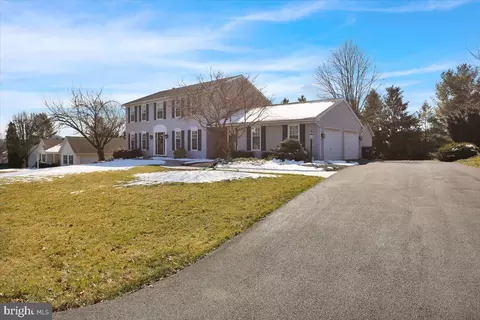 35 Fairway Dr, Denver, PA 17517