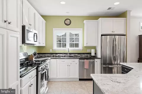 Kitchen - 481 Patriots Way, Lititz, PA 17543 photo 2 of 5