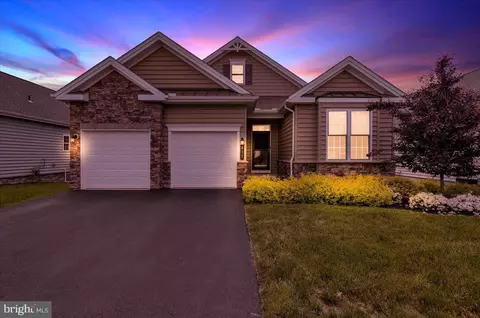 417 Resolution Dr, Lititz, PA 17543 photo 2