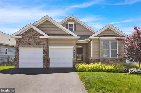 417 Resolution Dr, Lititz, PA 17543