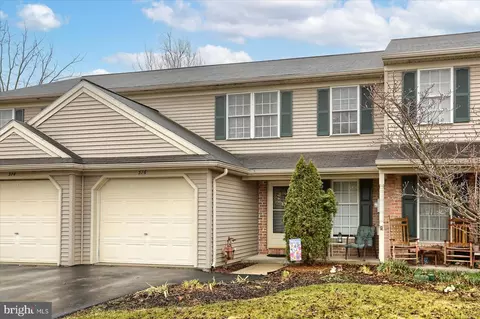 Exterior - 376 Crosswinds Dr, Lititz, PA 17543 photo 3 of 15