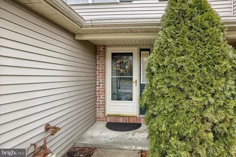 Exterior - 376 Crosswinds Dr, Lititz, PA 17543 photo 4 of 15