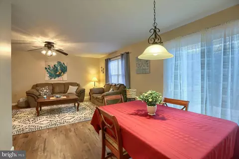 Living - 376 Crosswinds Dr, Lititz, PA 17543 photo 4 of 5