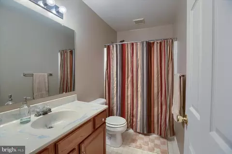 Bath - 376 Crosswinds Dr, Lititz, PA 17543 photo 3 of 4
