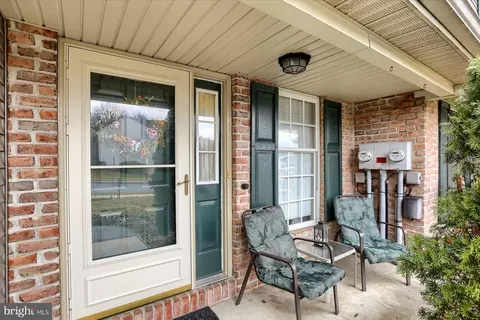 Exterior - 376 Crosswinds Dr, Lititz, PA 17543 photo 5 of 15