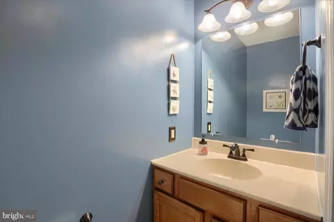 Bath - 376 Crosswinds Dr, Lititz, PA 17543 photo 1 of 4