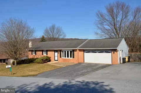 715 Linda Ln, Stevens, PA 17578