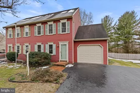 1661 Chadwick Cir, Lancaster, PA 17603
