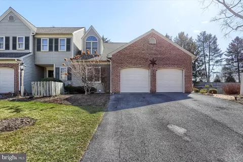 3226 Oakglen Ct, Lancaster, PA 17601