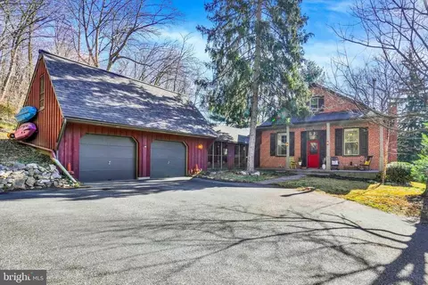 857 Old Chickies Hill Rd, Columbia, PA 17512