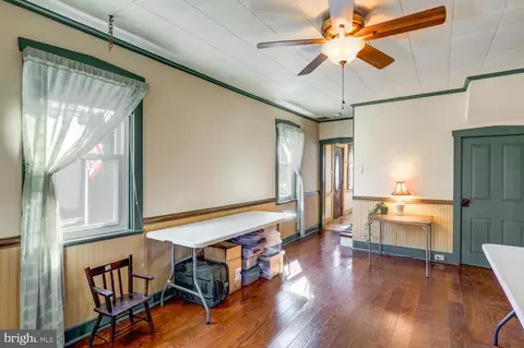 Living - 36 Maple St, Lititz, PA 17543 photo 1 of 5