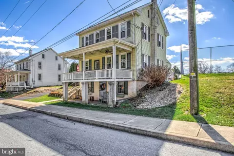 Exterior - 36 Maple St, Lititz, PA 17543 photo 13 of 19