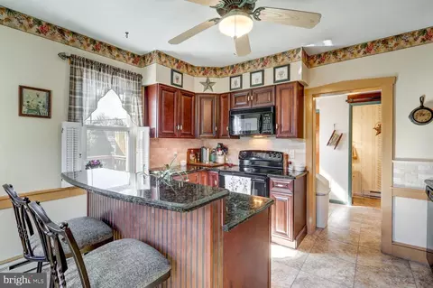 Kitchen - 36 Maple St, Lititz, PA 17543 photo 2 of 6