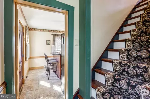 Entry Way - 36 Maple St, Lititz, PA 17543 photo 1 of 3