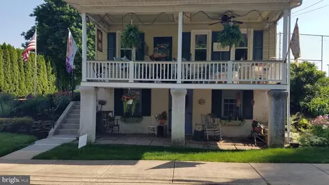 Exterior - 36 Maple St, Lititz, PA 17543 photo 2 of 19