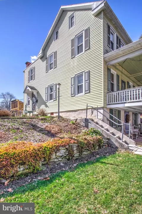 Exterior - 36 Maple St, Lititz, PA 17543 photo 14 of 19