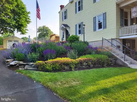 Exterior - 36 Maple St, Lititz, PA 17543 photo 10 of 19