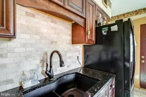 Kitchen - 36 Maple St, Lititz, PA 17543 photo 5 of 6