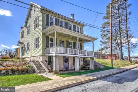 Exterior - 36 Maple St, Lititz, PA 17543 photo 3 of 19