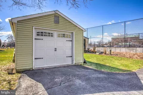 Exterior - 36 Maple St, Lititz, PA 17543 photo 17 of 19