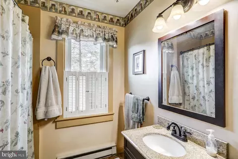 Bath - 36 Maple St, Lititz, PA 17543 photo 3 of 5