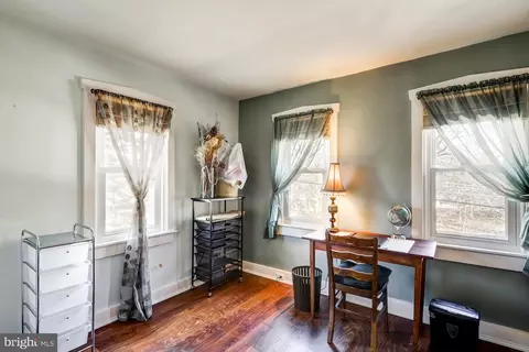 Living - 36 Maple St, Lititz, PA 17543 photo 5 of 5
