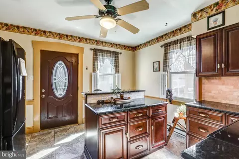 Kitchen - 36 Maple St, Lititz, PA 17543 photo 3 of 6