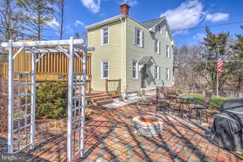 Exterior - 36 Maple St, Lititz, PA 17543 photo 15 of 19