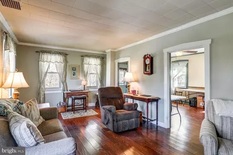 Living - 36 Maple St, Lititz, PA 17543 photo 3 of 5