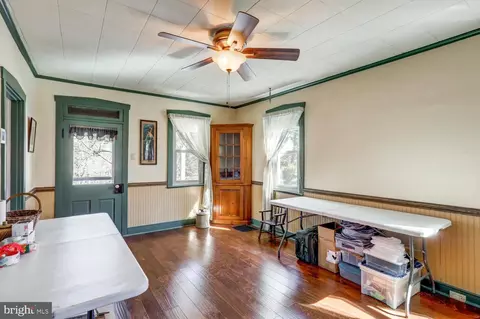 Living - 36 Maple St, Lititz, PA 17543 photo 2 of 5