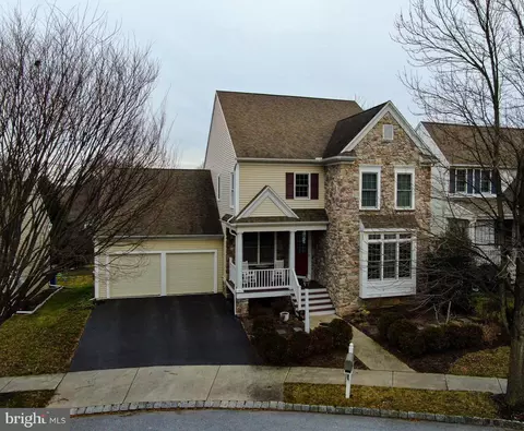 107 Great Lawn Cir, Lancaster, PA 17602