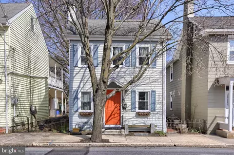 45 N Charlotte St, Manheim, PA 17545