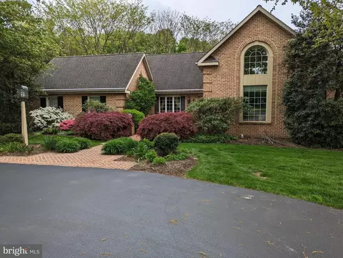 1061 Chapel Forge Dr, Lancaster, PA 17601