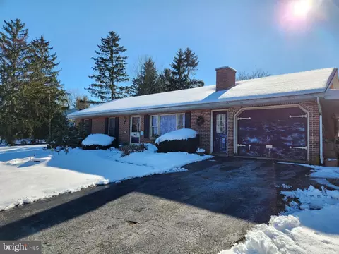 676 Rife Run Rd, Manheim, PA 17545