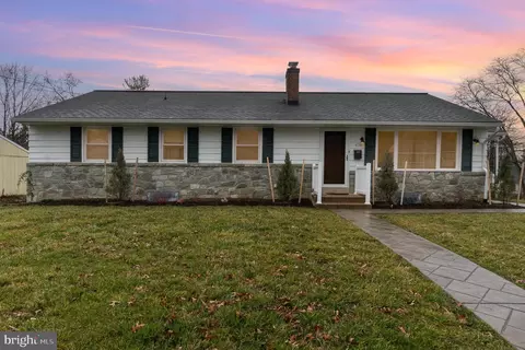 438 Penn View Dr, Millersville, PA 17551