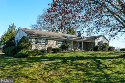 2083 Gamber Rd, Washington Boro, PA 17582