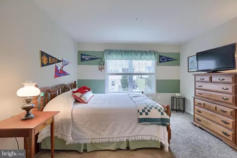 Bedroom - 355 English Ivy Dr, Lititz, PA 17543 photo 3 of 7