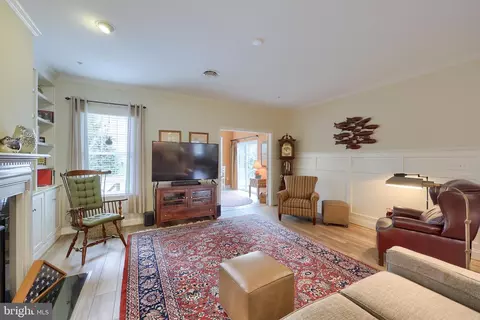 Living - 355 English Ivy Dr, Lititz, PA 17543 photo 2 of 6