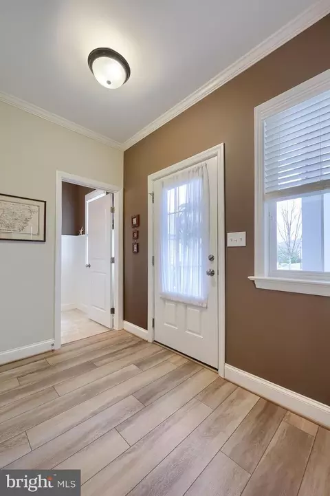 Entry Way - 355 English Ivy Dr, Lititz, PA 17543 photo 2 of 2