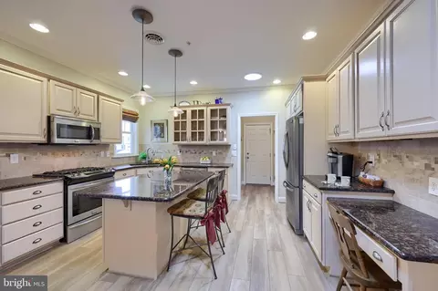 Kitchen - 355 English Ivy Dr, Lititz, PA 17543 photo 1 of 6