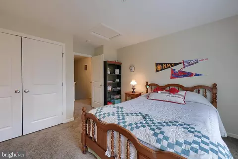 Bedroom - 355 English Ivy Dr, Lititz, PA 17543 photo 5 of 7