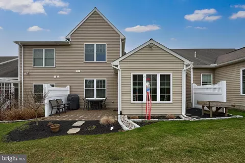 Exterior - 355 English Ivy Dr, Lititz, PA 17543 photo 4 of 9