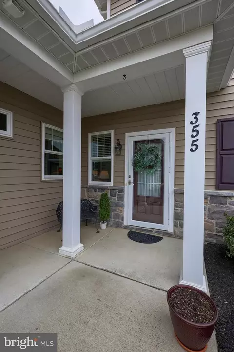 Exterior - 355 English Ivy Dr, Lititz, PA 17543 photo 2 of 9