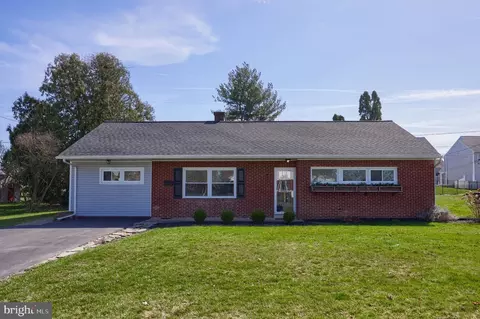 90 Stanley Ave, Landisville, PA 17538