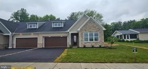 202 Bellaride Ln #2, Millersville, PA 17551
