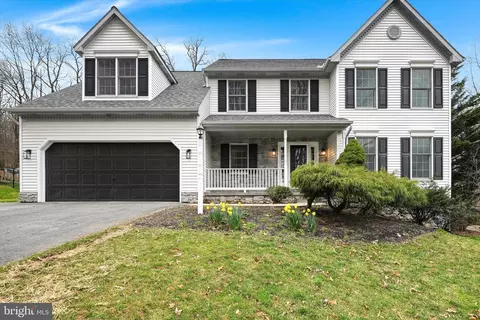 139 E Mohler Church Rd, Ephrata, PA 17522